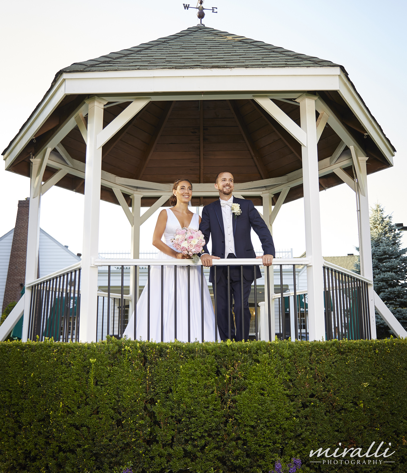 Stewart Manor Country Club Wedding Photos by Miralli Photography