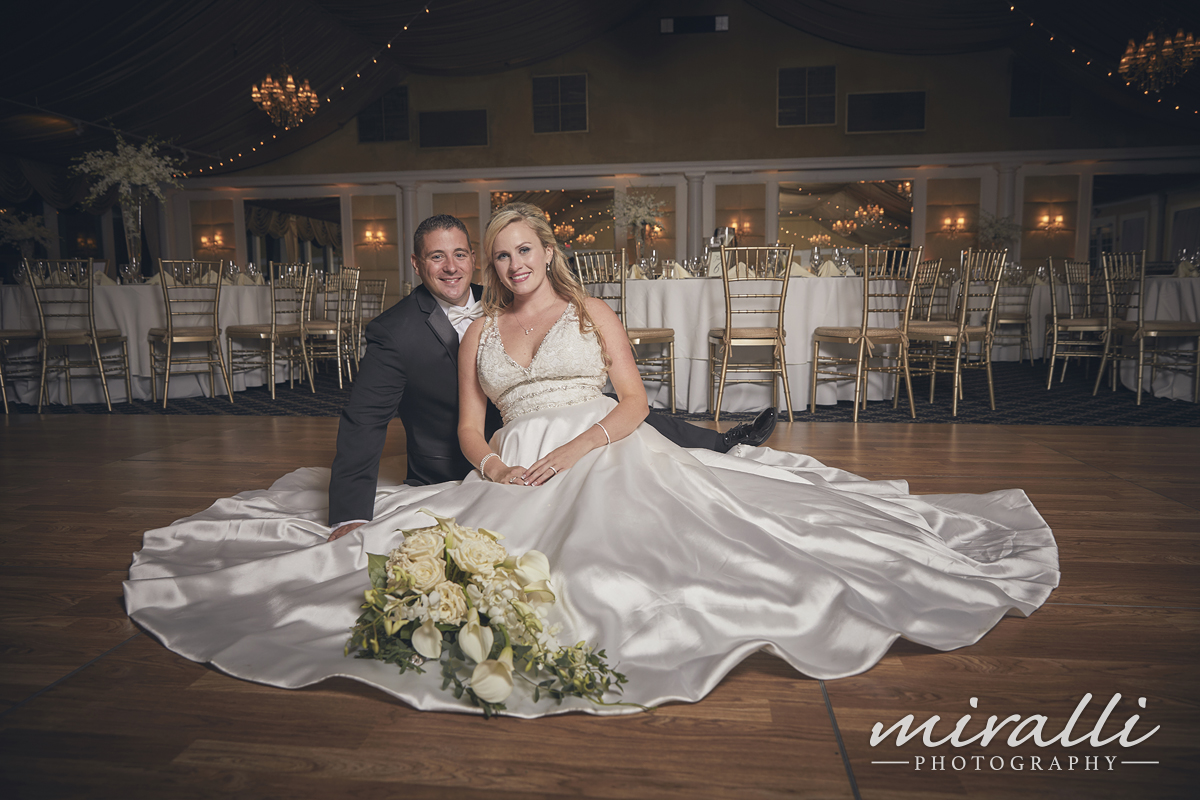 Bridgeview Yacht Club Wedding Photos by Miralli Photography